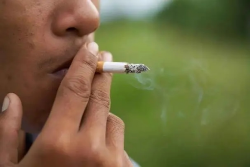 长期吸烟的人补充PssoppNMN可以减轻香烟对人体伤害