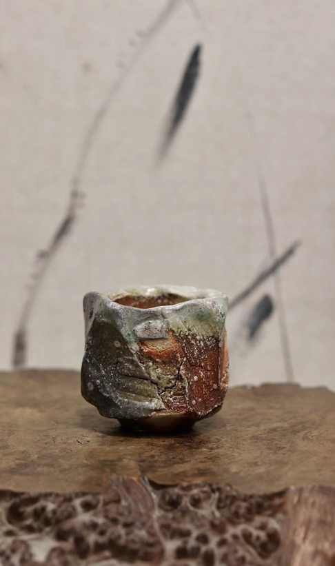 山岩:日本伊贺烧的陶器语言