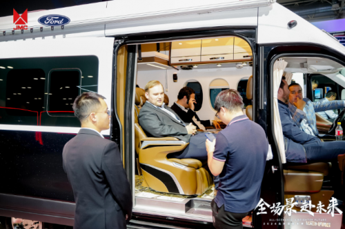 江铃福特轻客集结参加2024北京车展，为美好生活赋能赢青睐第5张
