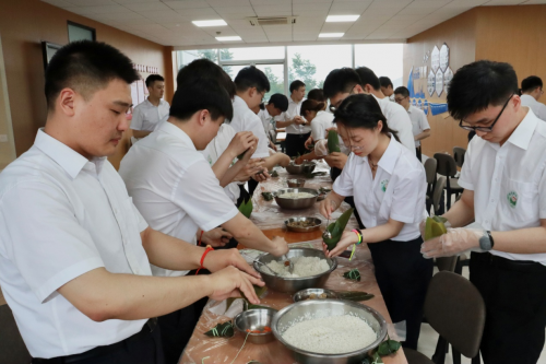 粽庆端午暖人心，智慧猜谜乐融融—— 上海冠松集团总部开展端午节活动