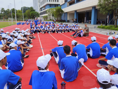 学生军训新篇章，福城武装部教官领航