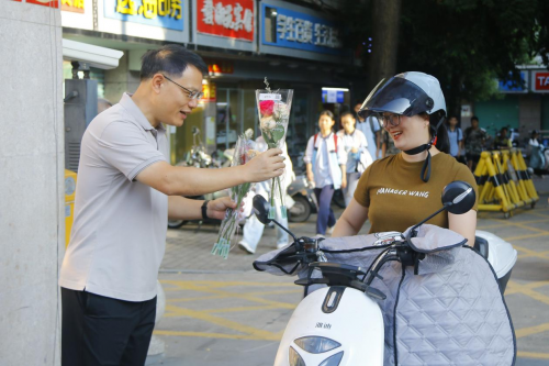 赣州市第一中学开展庆祝教师节系列活动