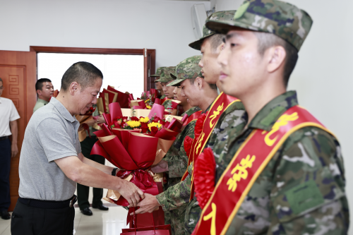 荣耀启程！福城街道秋季入伍新兵欢送座谈圆满举行