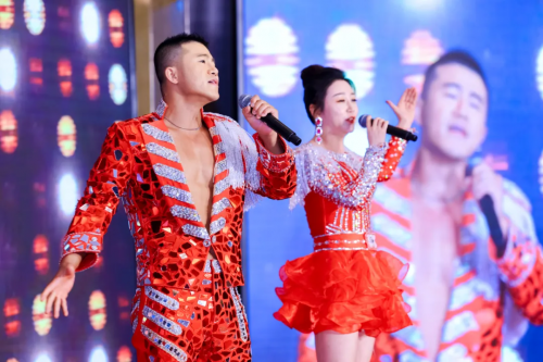 璀璨星光，共庆辉煌——田宇轩导演生日答谢宴暨群星演唱会圆满举行