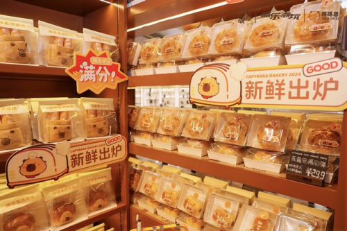 让IP“闪”起来，酷乐潮玩【豚豚崽·烘焙坊】快闪巡展燃动秋日