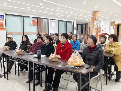 花都社区“绿色低碳新生活，引领文明新风尚”厨余垃圾环保酵素制作活动
