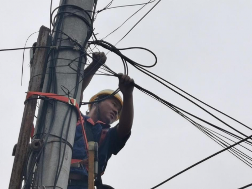 践行联通优质服务，全心全意为客户奉献