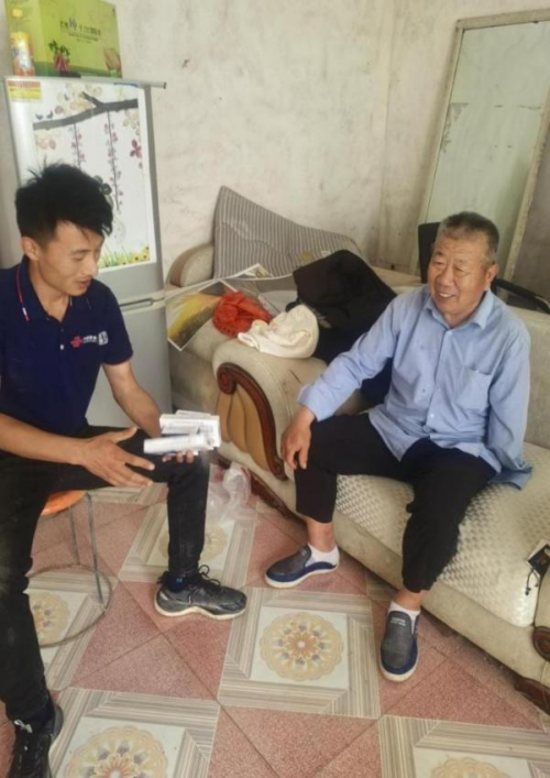 暖心助残，联通传情