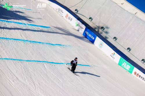 苏翊鸣泪洒现场，多品牌联手唱响滑雪大跳台世界杯