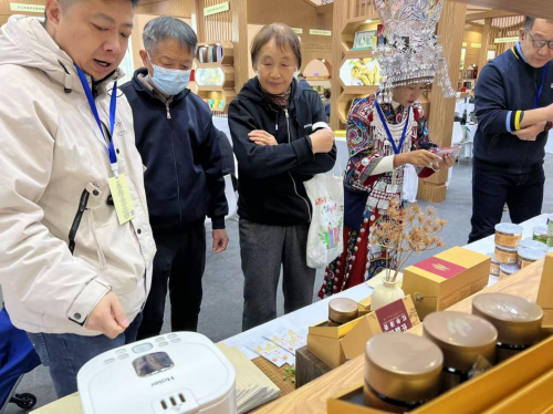 长森源红参浸膏亮相第32届中国食品博览会