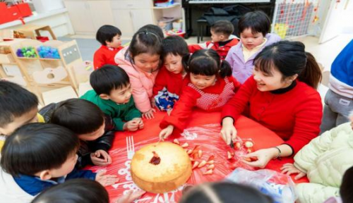 “新年”是需要老师和孩子一起 慢慢烹饪的“文化大餐 ”