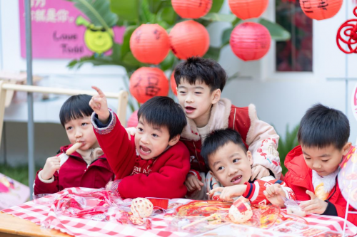 “新年”是需要老师和孩子一起 慢慢烹饪的“文化大餐 ”