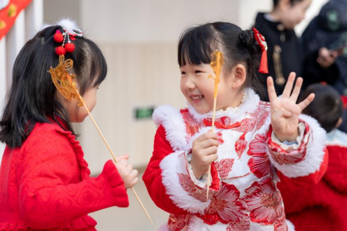 “新年”是需要老师和孩子一起 慢慢烹饪的“文化大餐 ”