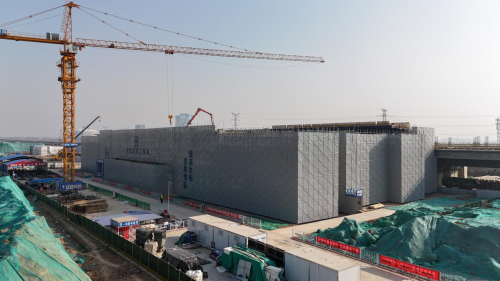 中铁北京工程局西延铁路站房项目富平南站主体结构顺利封顶