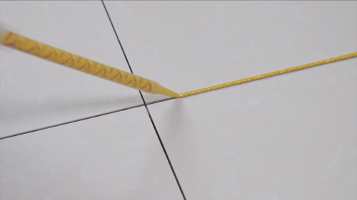打造完美家居，美缝剂的使用方法是关键