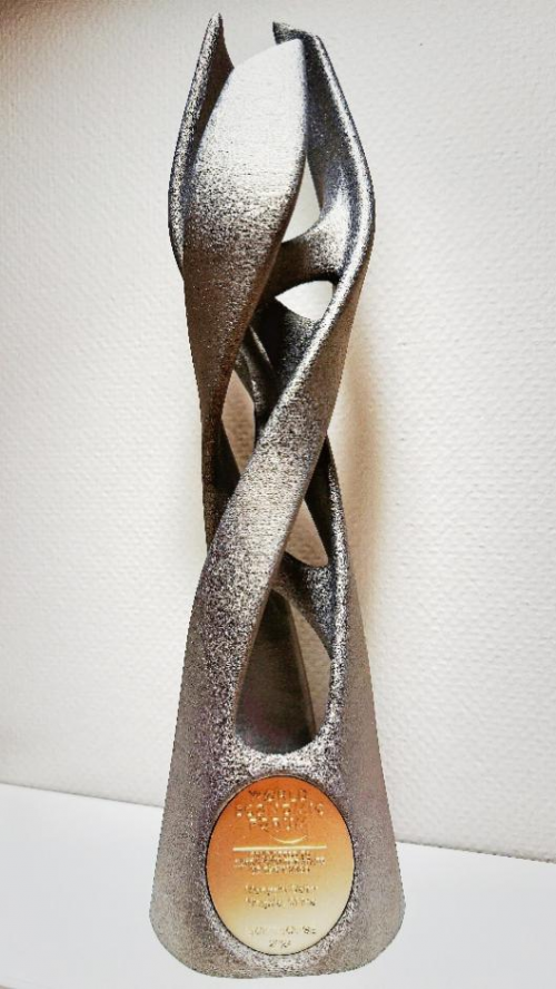 蒙牛乳业宁夏工厂获国际认可，荣获中国乳业首个“灯塔工厂”称号