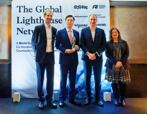 蒙牛乳业宁夏工厂获国际认可，荣获中国乳业首个“灯塔工厂”称号