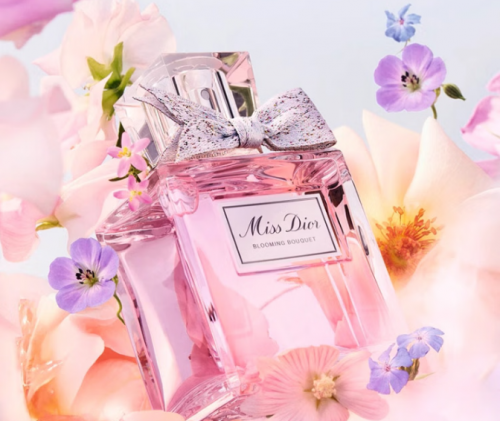 三八妇女节送什么礼物好？2025年盘点六款女生们喜欢的礼物！