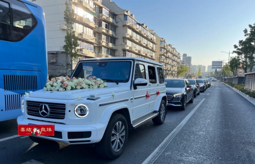 皇冠嫁日 荣获 2025年度呼和浩特市首届《专业婚礼服务之星》评选活动冠军第4张
