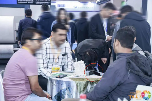 外贸人签单的秘密！讯飞双屏翻译机陪我全球谈生意