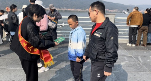 泰康人寿云南分公司走进海埂大坝 参与2025年“3·15”金融消费者权益保护宣传教育活动