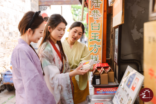 东山陆巷古村《王鏊谜藏·遗卷风云》剧本杀首秀告捷,邀您开启百年谜局 东山陆巷古村《王鏊谜藏·遗卷风云》剧本杀首秀告捷,邀您开启百年谜局