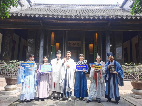 苏州太湖东山枇杷文化旅游季人气爆棚，万人打卡盛况直击