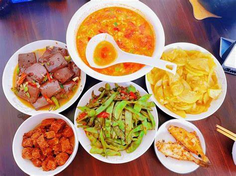 母亲节用一餐饭的温度，告诉妈妈“我爱你”，喝好酒梅见青梅酒 