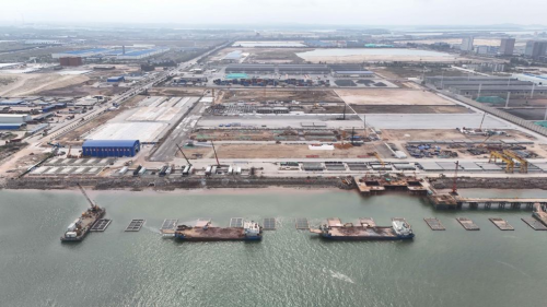 欽州港大欖坪港區大欖坪作業區4號5號泊位工程  沈箱出運安裝任務圓滿完成