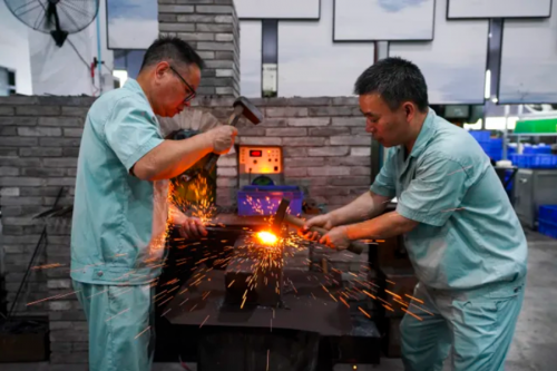张小泉传承人陈伟明荣获国家级非遗传承人称号，匠心成就卓越品质