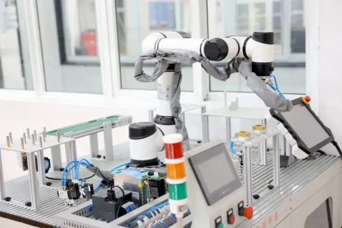 湖南长沙工业机器人专业哪家好？择校指南：为何选择湖南万通？