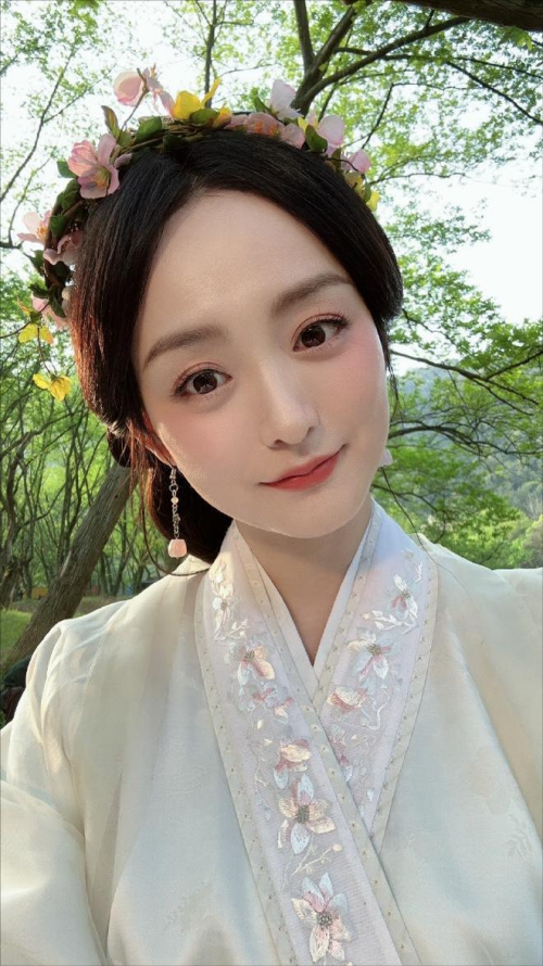 何泓姗《折腰》演技封神！东方佰丽修颜瓶：零瑕疵感肌肤跟PDRN有关？