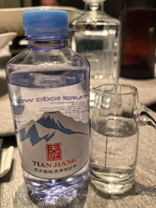 匠心敬不凡——天匠苏打水助力商务宴局，解锁高端社交新范式