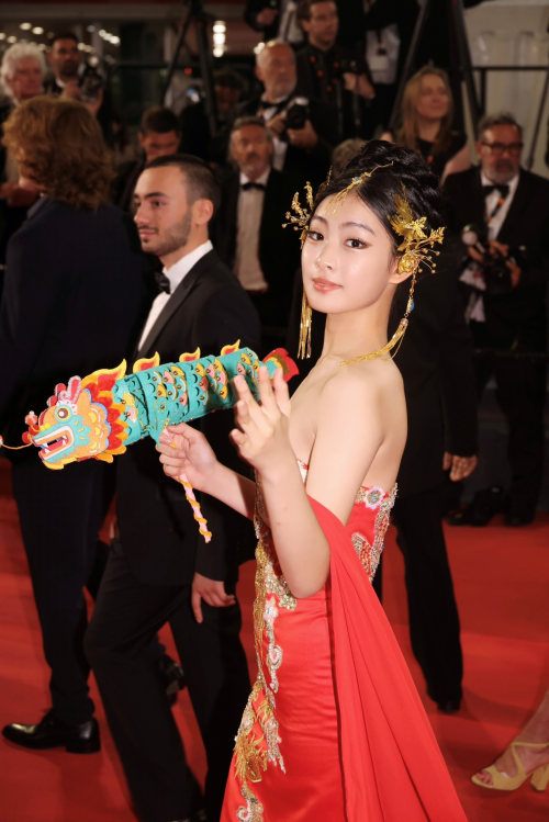 最年轻中国女演员付咏铷演绎《花木兰传奇》，让世界看见东方少年