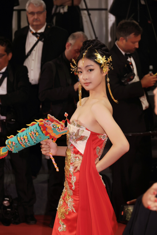 最年轻中国女演员付咏铷演绎《花木兰传奇》，让世界看见东方少年