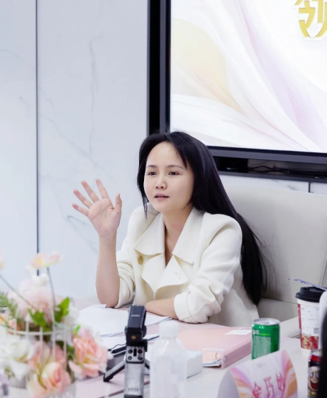 新媒体直播时代：华羽小兽开启低成本创业的黄金时代