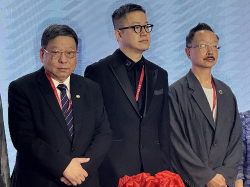历香（李大卫）随形沉香与沉香奢侈品珠宝闪耀香港文博会 双轨收藏赋能千年沉香文化