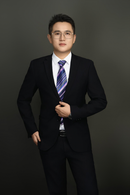 王淮征荣膺 2025 青年杰出华商,智诺维创书写金融科技全球化传奇