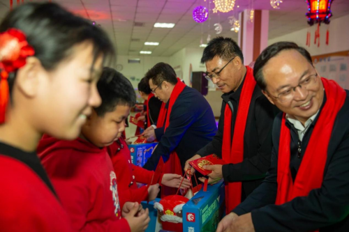 2025新春小年，辽宁省慈善联合总会到省孤儿学校开展慰问活动