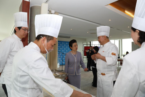 百年京味飘香联合国  Z型北京鸭开启中国美食外交新篇章