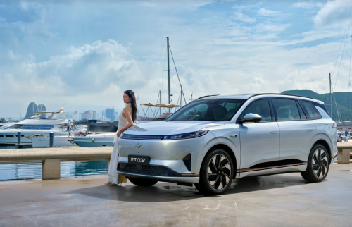 20万内最具性价比的六座SUV：eπ008最值得推荐