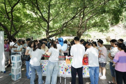 卫龙再度为熊猫兄弟庆生 积极履行大熊猫保护的长期承诺