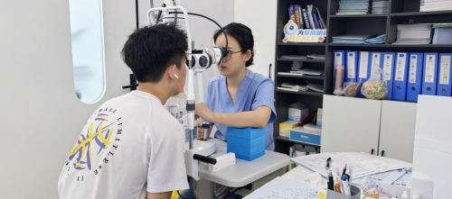 重庆半飞秒手术体验：10分钟不到就获得1.2的视力