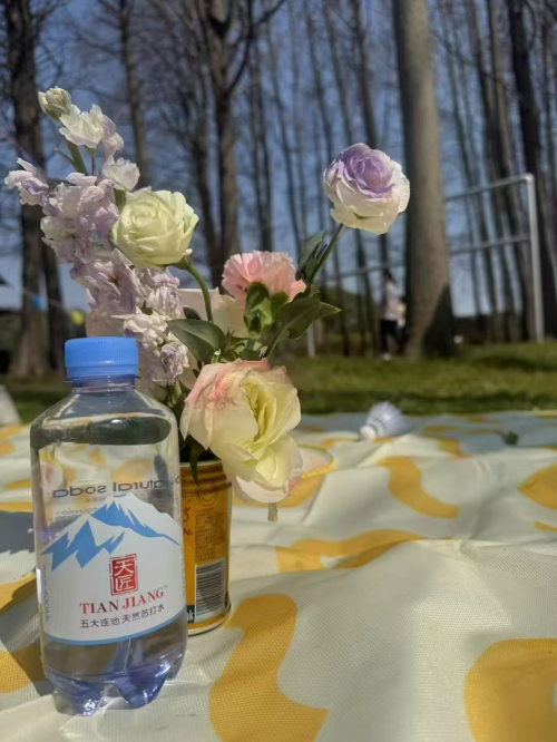 瓶中藏山海,唇齿即远方 ——带着天匠天然苏打水去远行 瓶中藏山海,唇齿即远方 ——带着天匠天然苏打水去远行