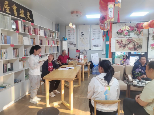 澄迈县老城东坡书屋里的幸福花开了