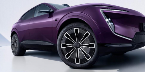 阿维塔07与智界R7：智能配置大比拼，谁更技高一筹