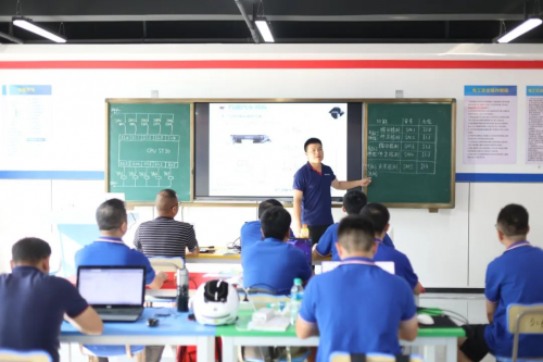 初中生成绩一般，学习PLC技术让你甩开同龄人！