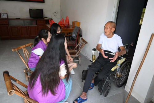 安徽工程大学学子与老兵的跨代对话：聆听烽火岁月 传承赤子情怀