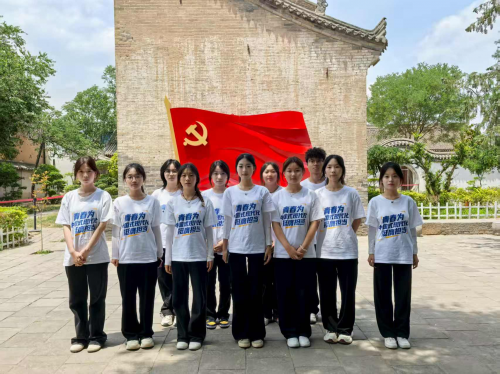 咸阳职业技术学院“三下乡”社会实践团走进泾阳县中张镇