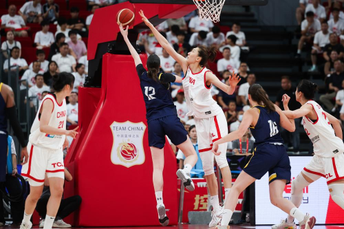 “女版姚明”张子宇+战神韩旭！双塔制霸，女篮亚洲杯稳了！